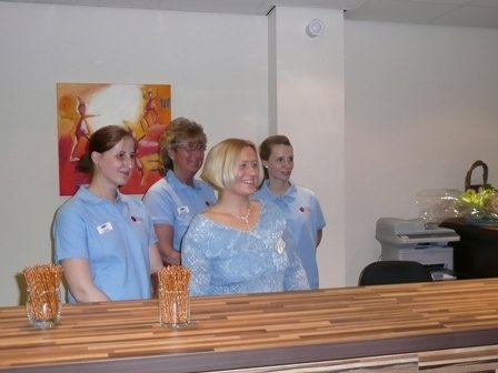 29-Das_Team_erwartet_seine_Gaeste_II.JPG