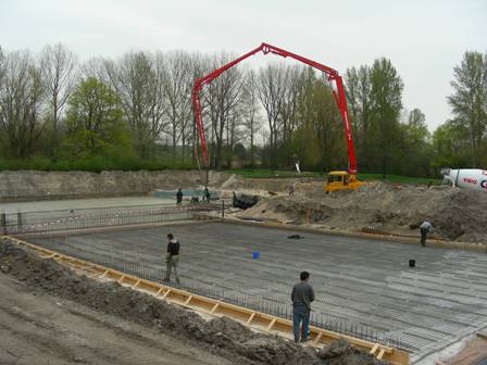 15 - Die neue Deckenverkleidung ist international II