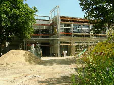 18 - Feinschliff beim Eingangsbereich II